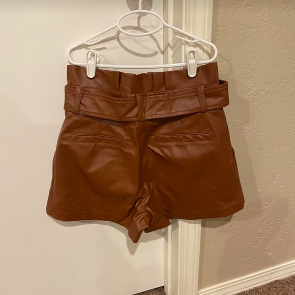 Nana Macs (hello miss) Faux leather shorts in carmel/tan - Picture 5 of 7